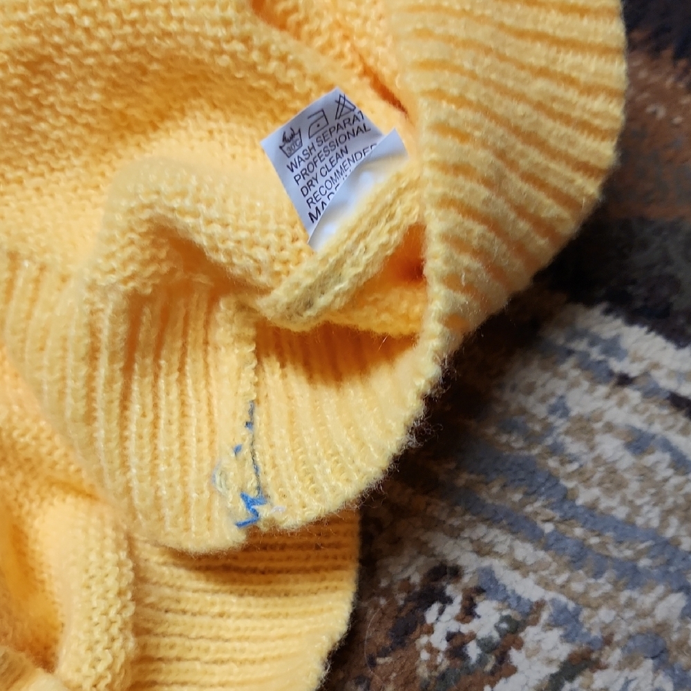 Vintage Blue and Yellow Women's Crewneck Sweater - Picture 4 of 13